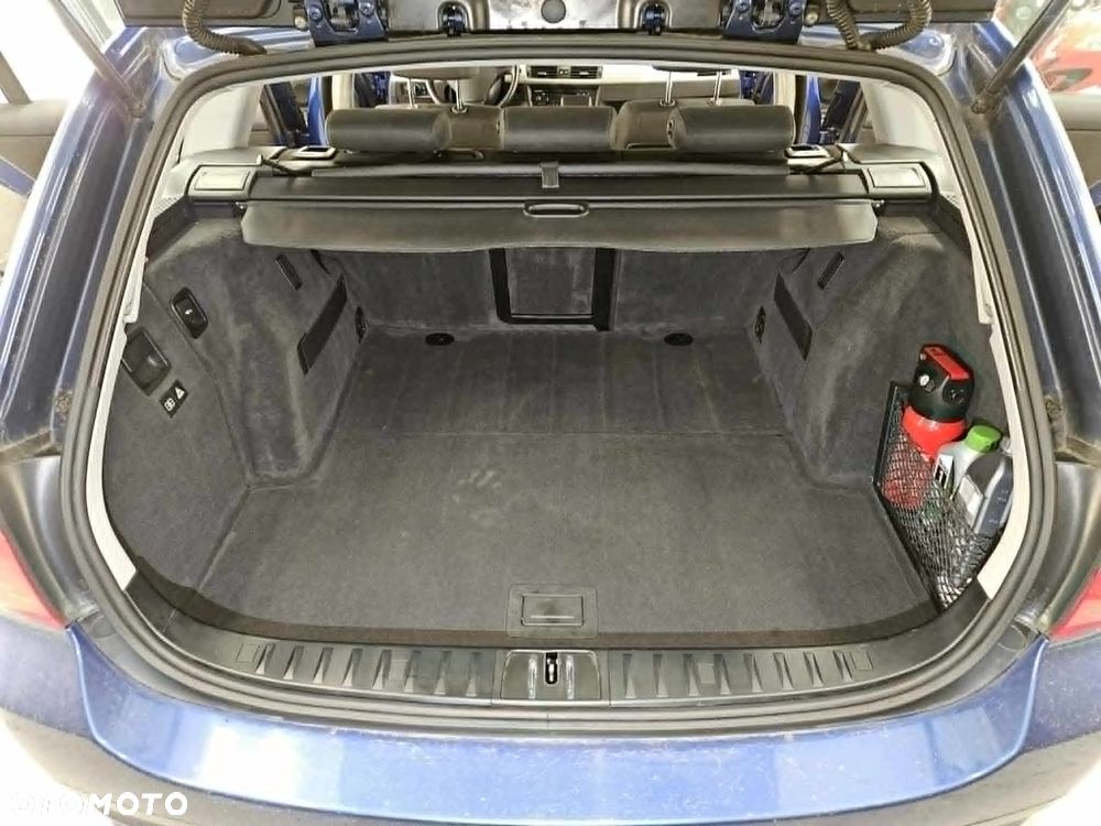 BMW Seria 3 320i - 4