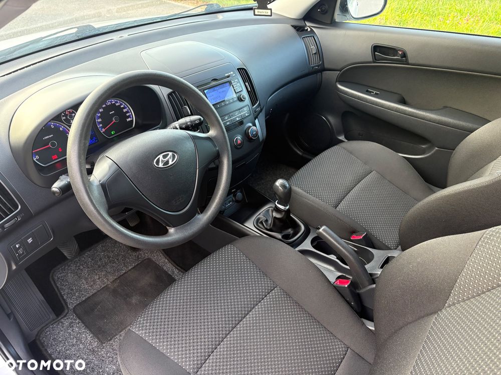 Hyundai i30 1.4 Base + - 18