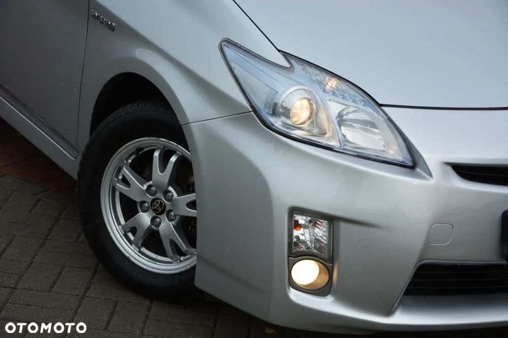 Toyota Prius 1.8 HSD Prestige - 22