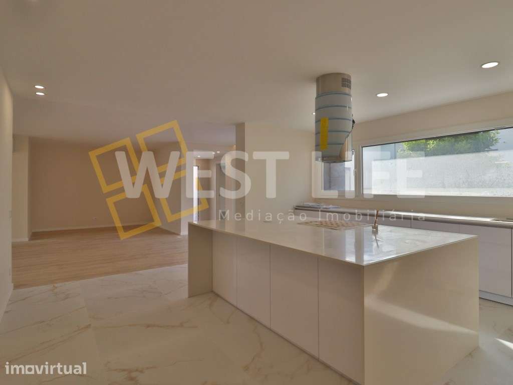 Moradia T5 arquitetura moderna NOVA com piscina e jardim - A 15 min... - Grande imagem: 3/34