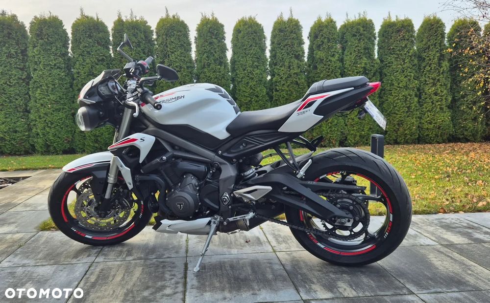 Triumph Street Triple - 2