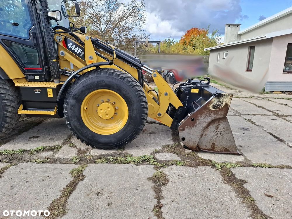 Caterpillar 444F2 - 18