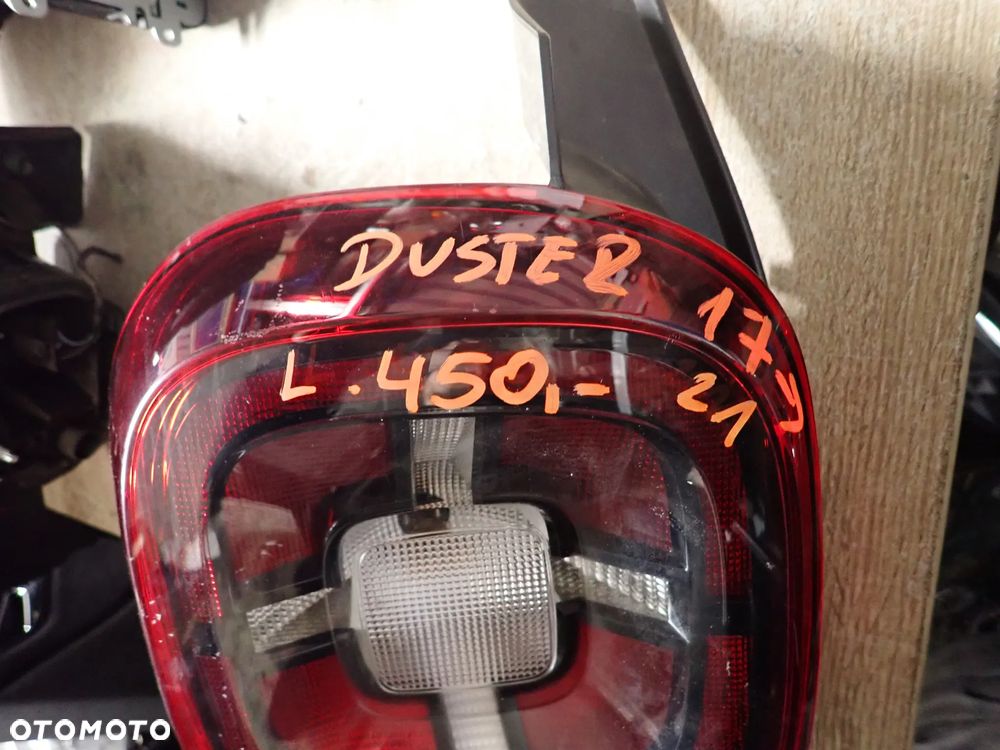 DACIA DUSTER II 17-21 LAMPA LEWY TYŁ 265558217R - 2
