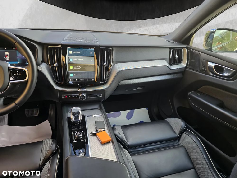 Volvo XC 60 B5 B AWD Plus Black Edition - 18