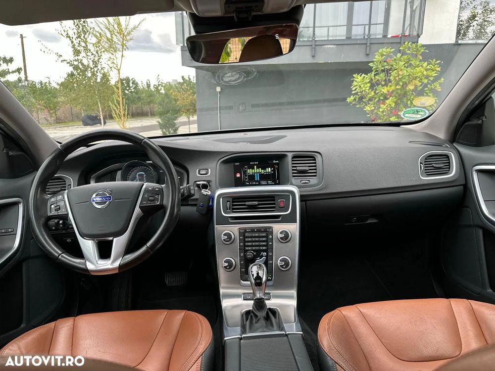 Volvo V60 D6 Plug-In-Hybrid AWD Geartronic Pure Limited - 13