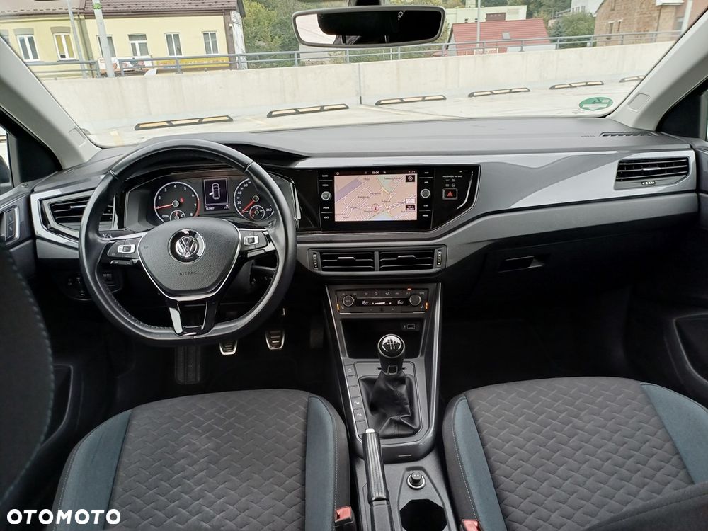 Volkswagen Polo 1.0 IQ.DRIVE - 22