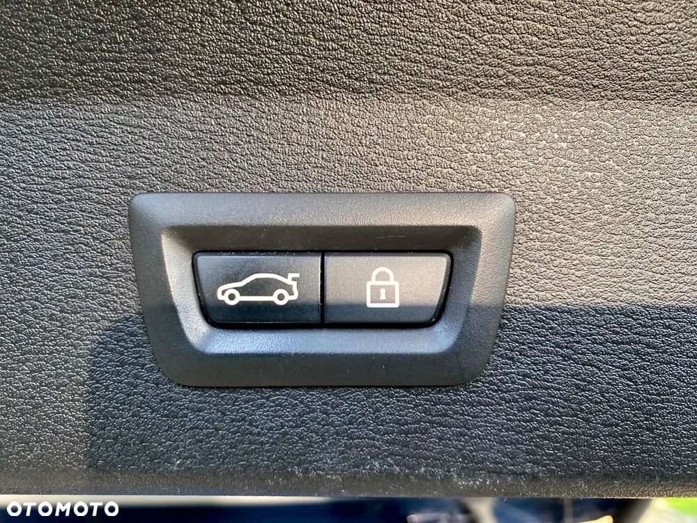 BMW X1 sDrive18d Advantage sport - 23
