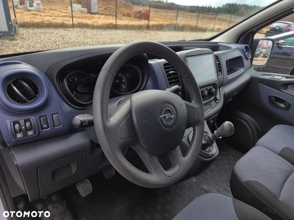 Opel Vivaro - 24