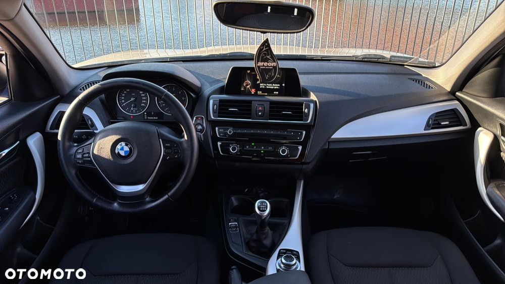 BMW Seria 1 118d Sport Line - 12