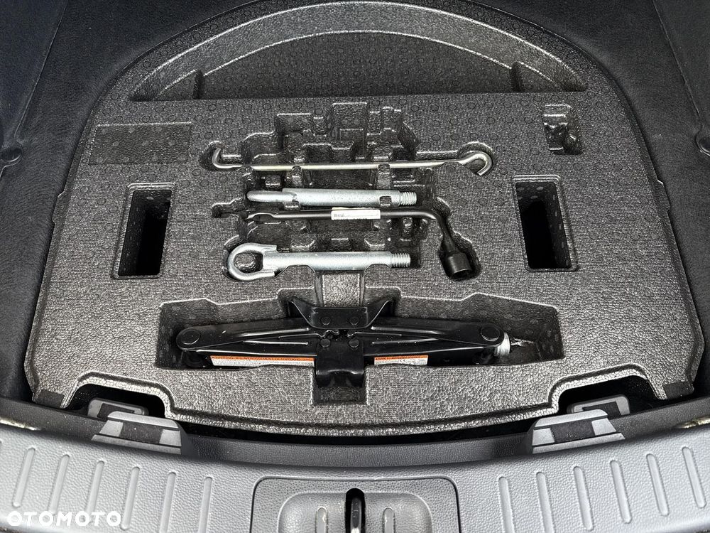 Toyota Corolla 2.0 Hybrid Comfort - 25