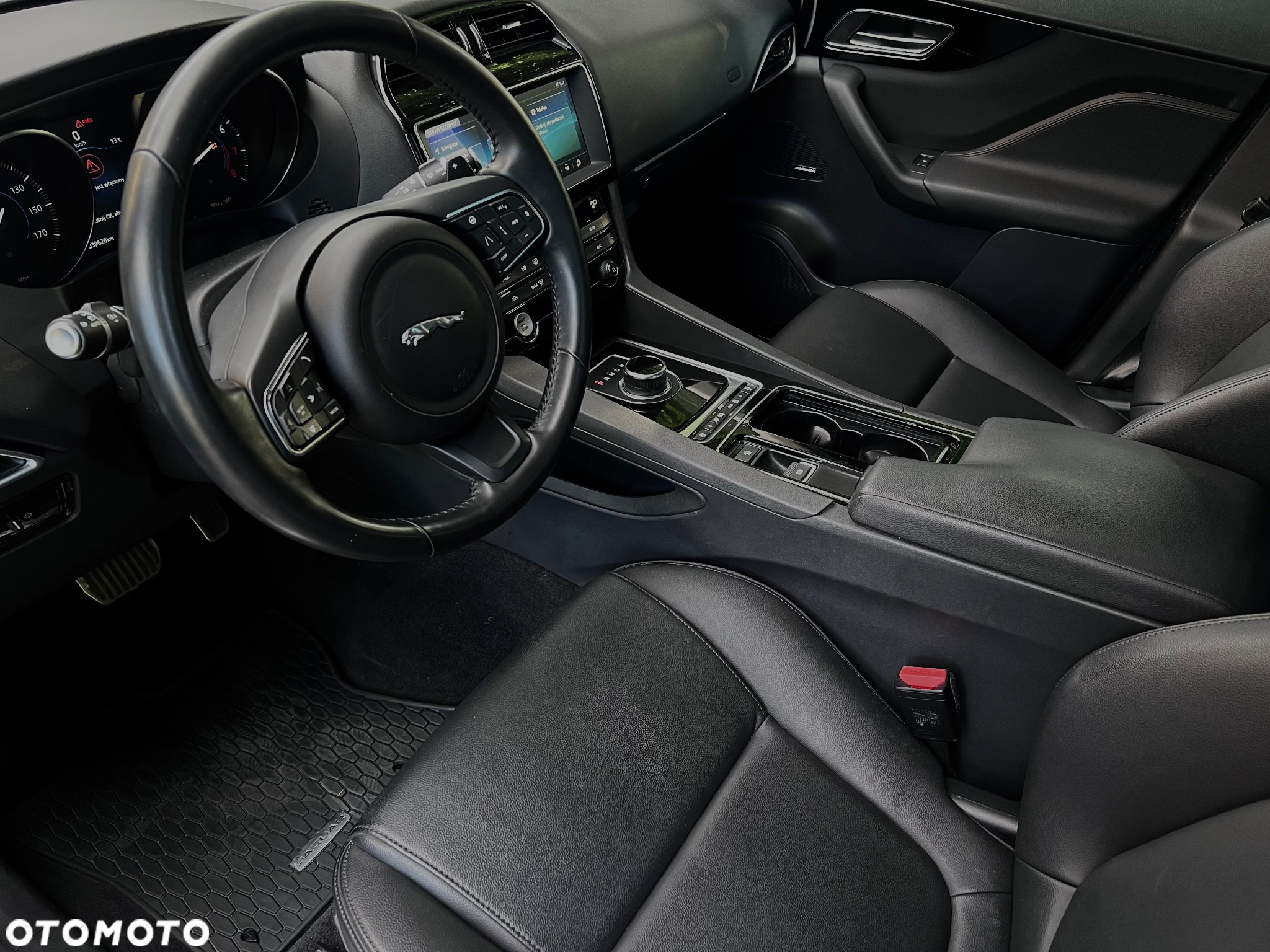 Jaguar F-Pace 25t AWD Prestige - 9