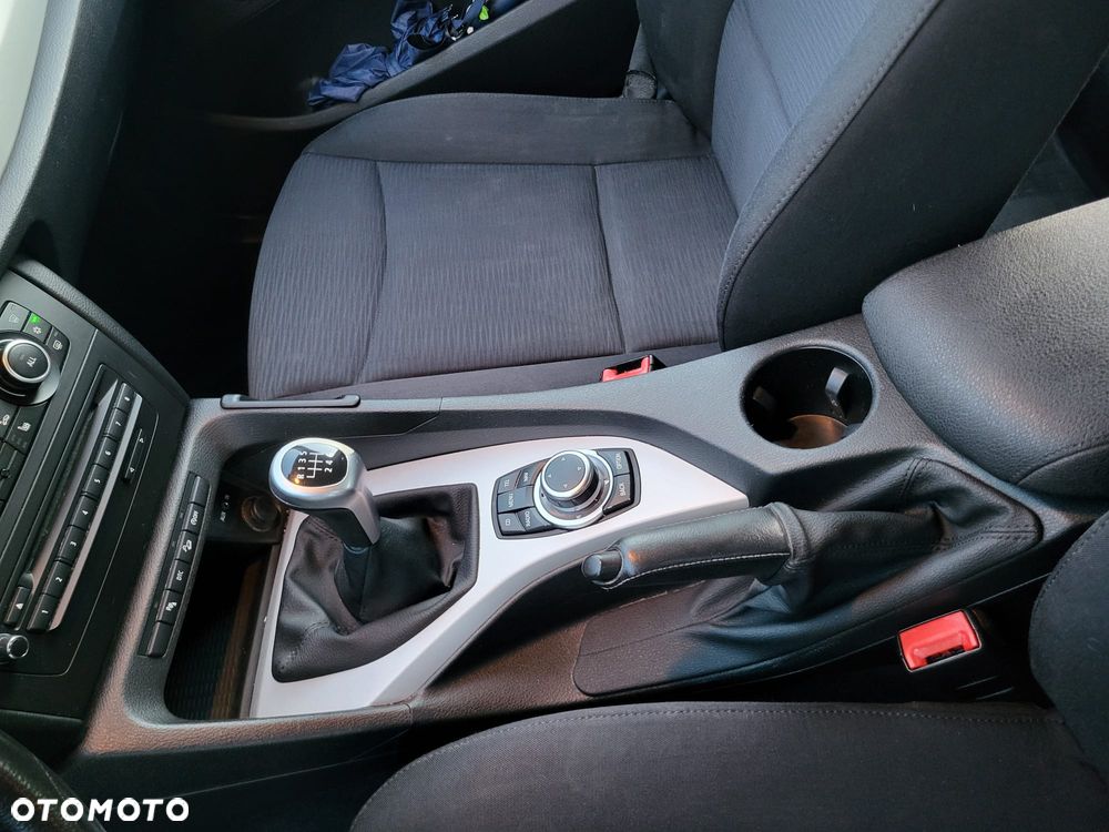 BMW X1 xDrive18d - 12