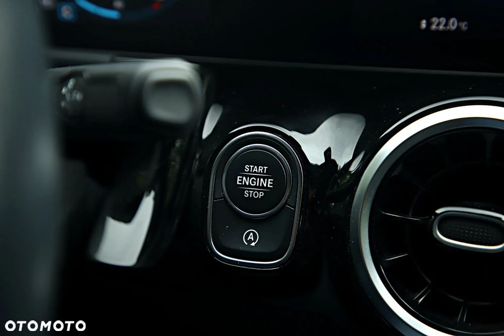 Mercedes-Benz GLA 200 Style - 28