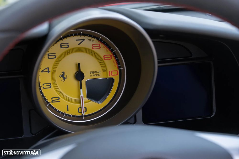 Ferrari F8 Tributo Spider - 46