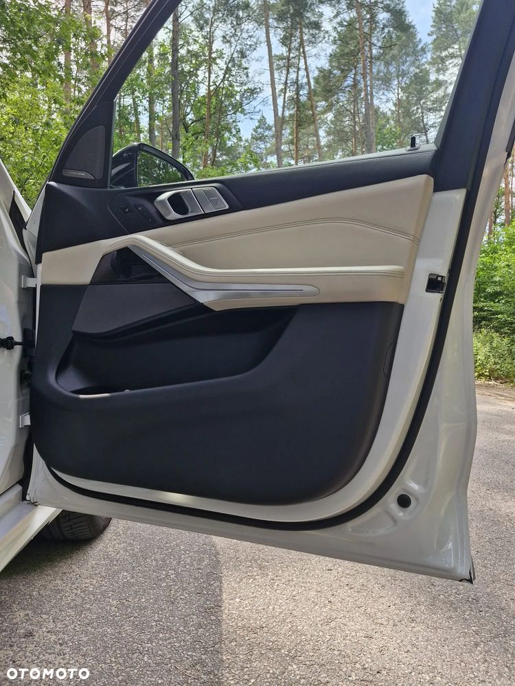 BMW X7 - 15