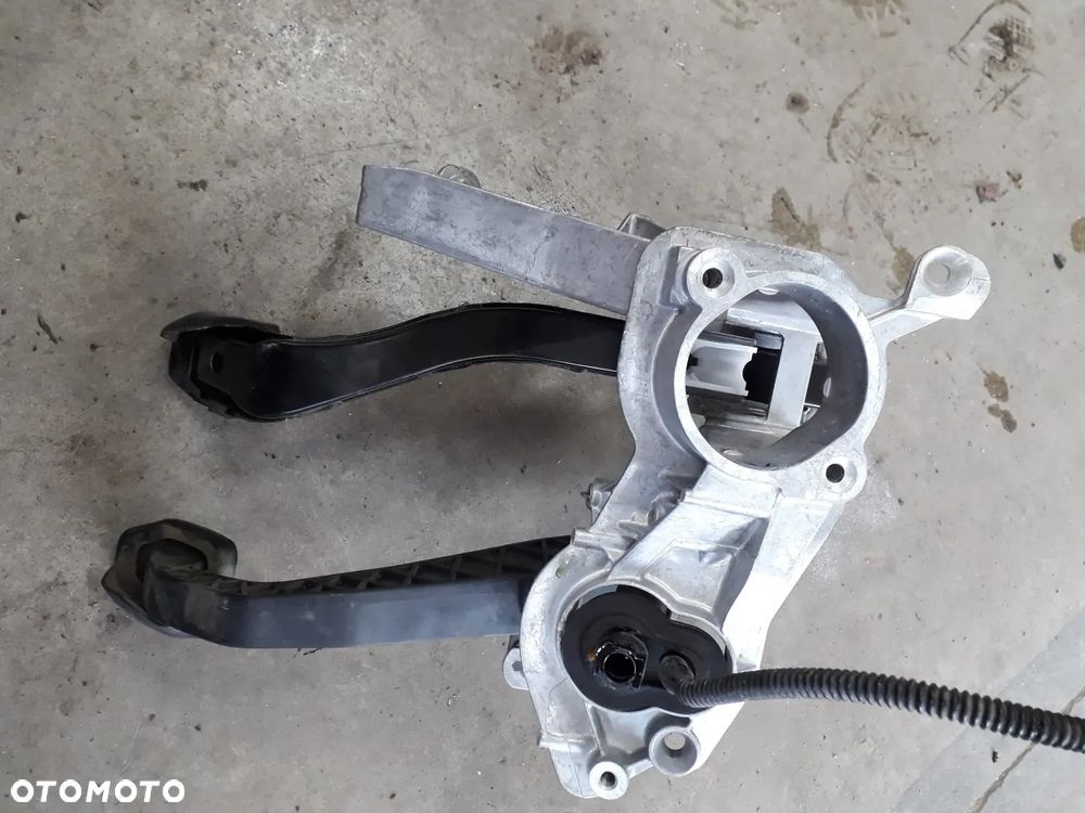 pedał sprzęgła hamulca stelaż 4F1721117B A6 C6 2.0 FSI TFSI BPJ - 4