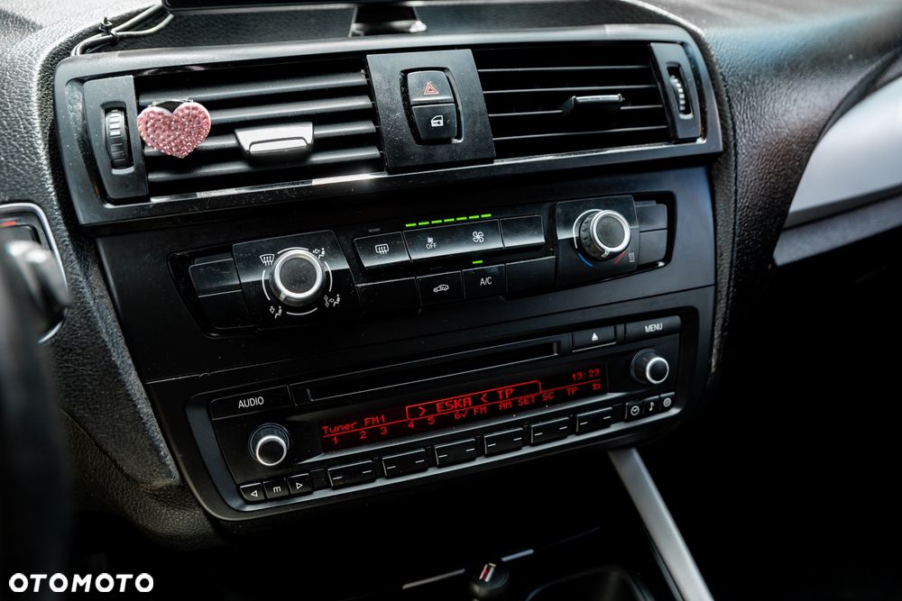 BMW Seria 1 116d EfficientDynamics - 32