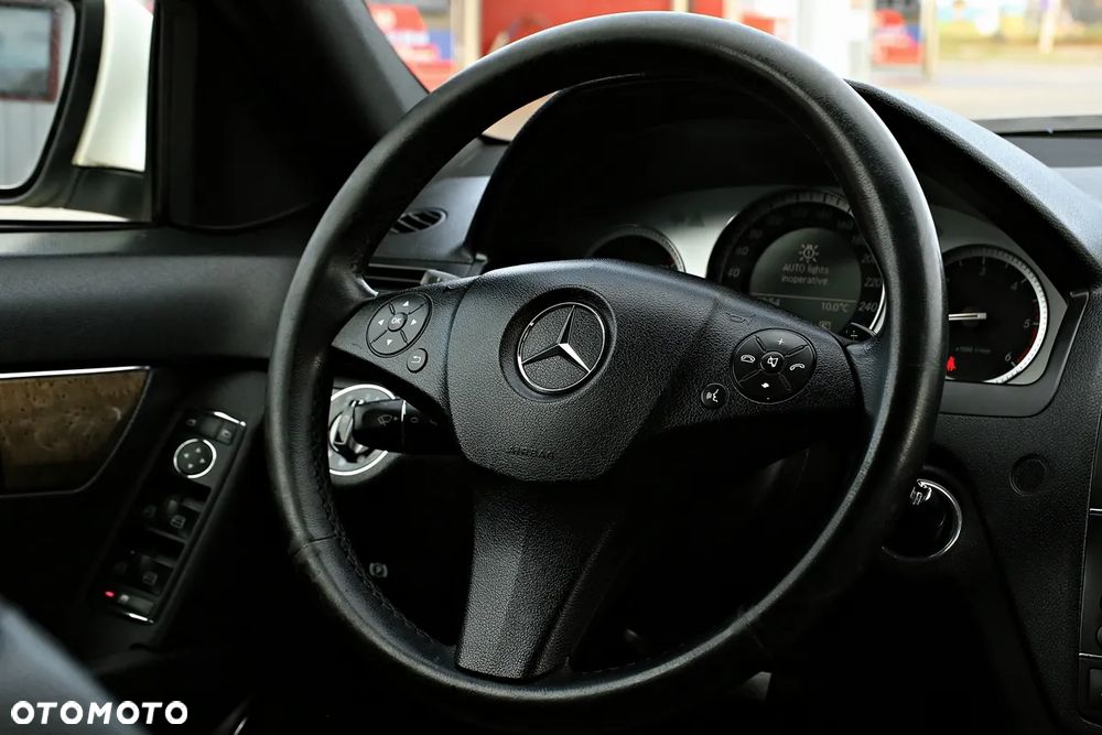 Mercedes-Benz Klasa C 220 CDI DPF Automatik Avantgarde - 34