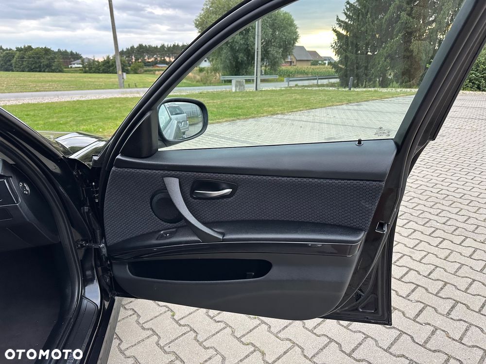 BMW Seria 3 318d Luxury Line - 8