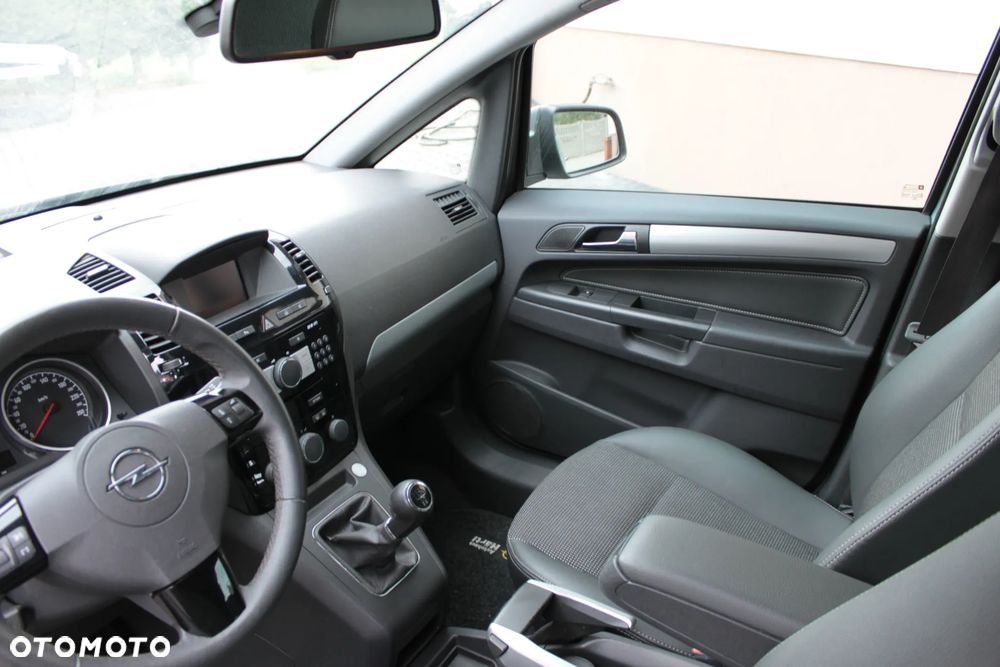 Opel Zafira - 23