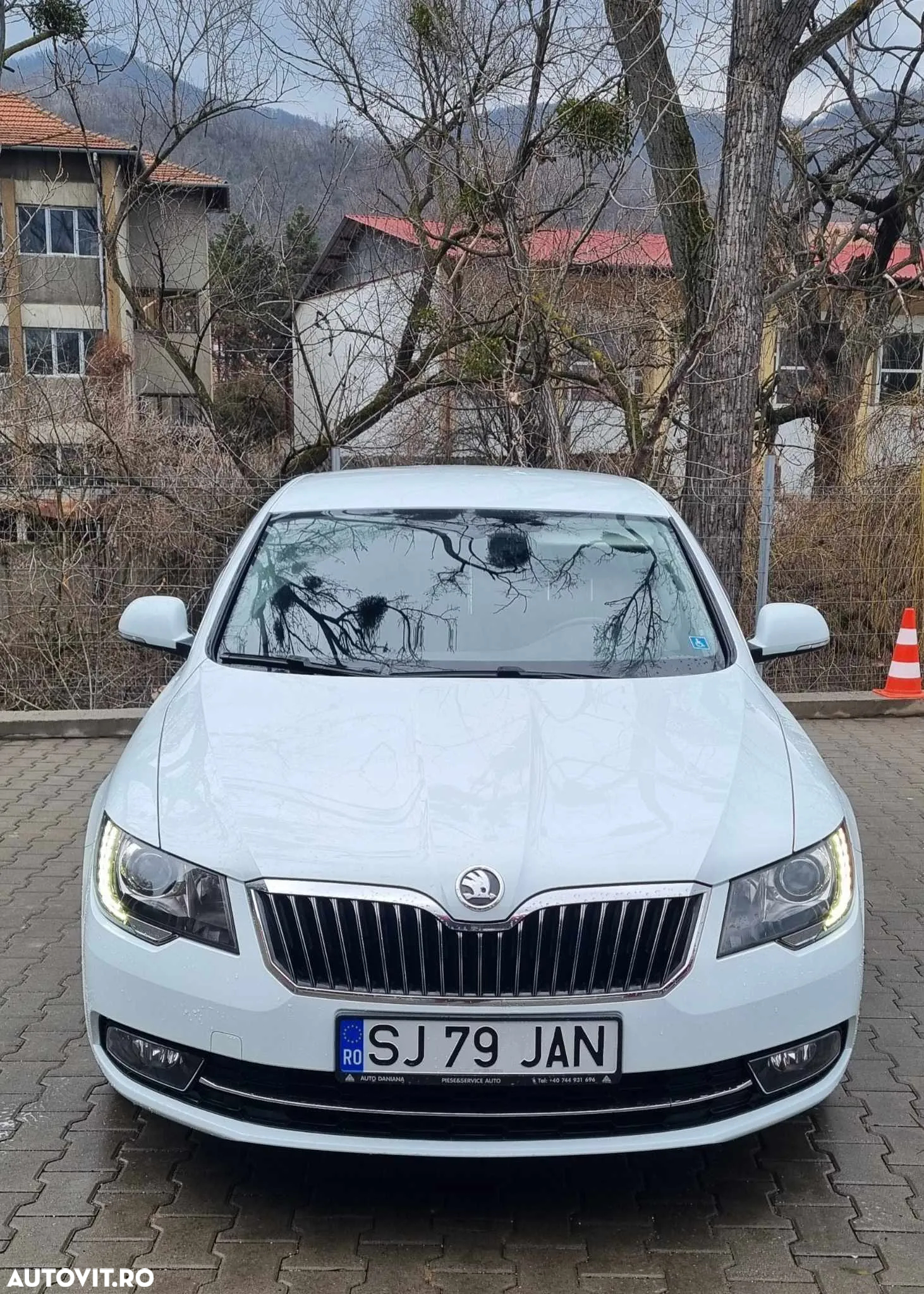 Skoda Superb 2.0 TDI DSG Elegance - 23