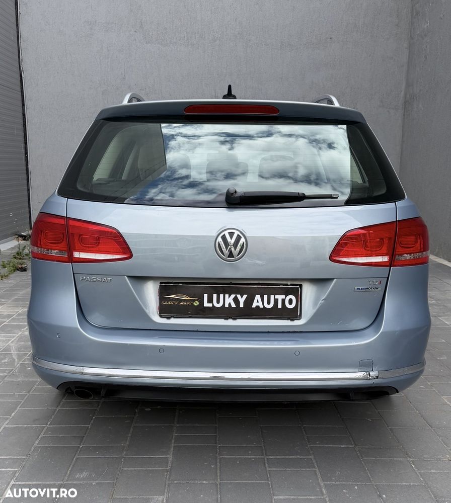 Volkswagen Passat - 12
