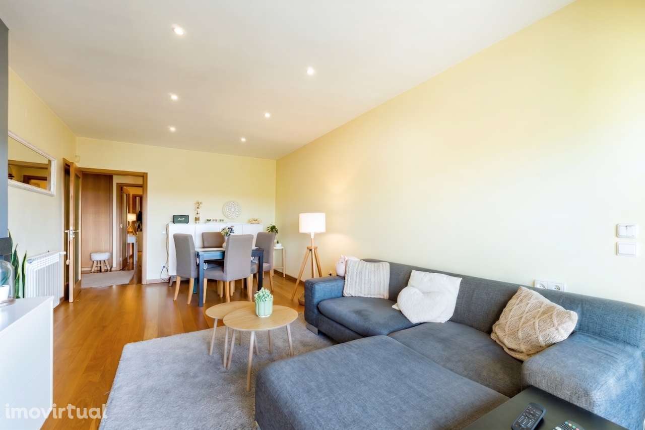 Apartamento T2 Amplo c/ Varanda e Garagem | Canidelo - Grande imagem: 5/25