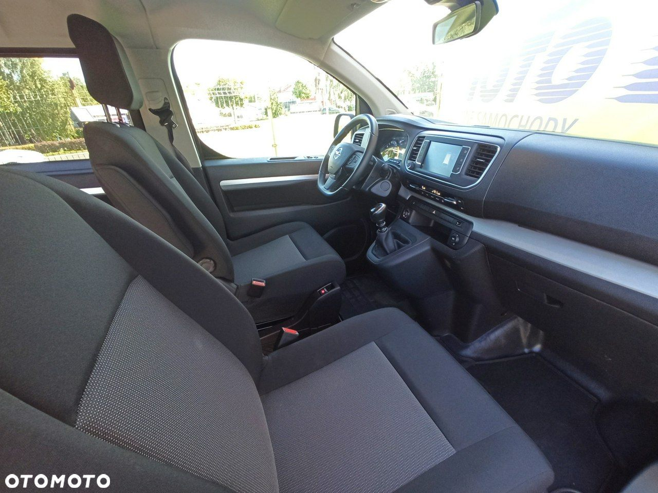 Opel Vivaro - 11
