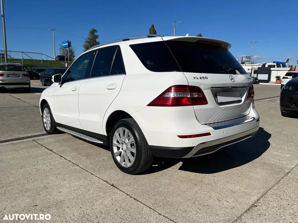 Mercedes-Benz ML 250 BlueTec 4MATIC Aut - 3