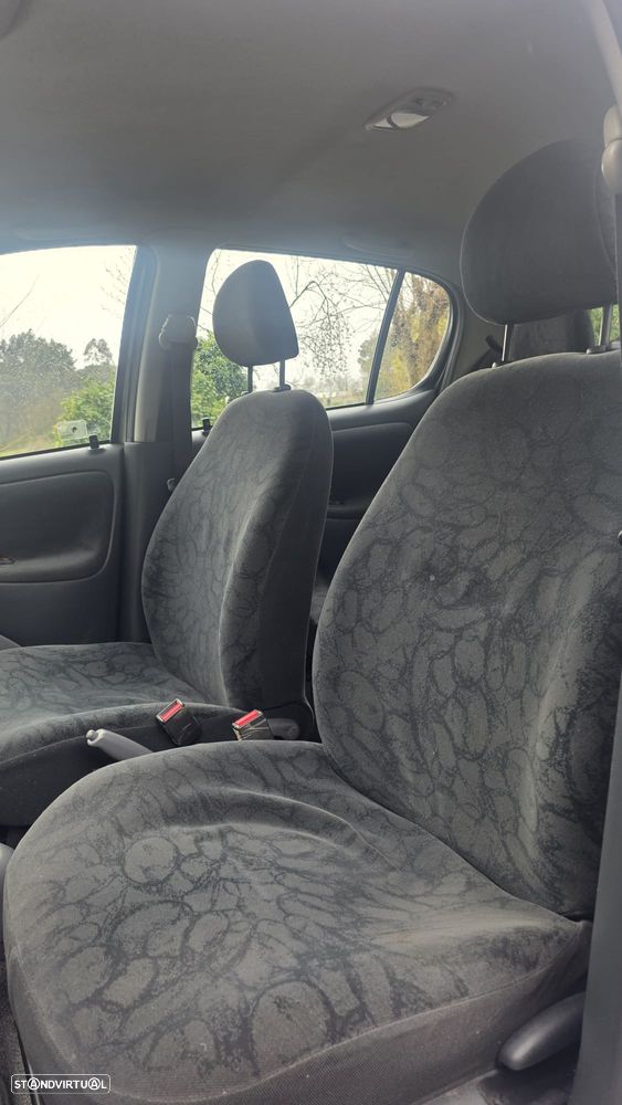 Toyota Yaris 1.0 Luna ABS+CD+AC - 11