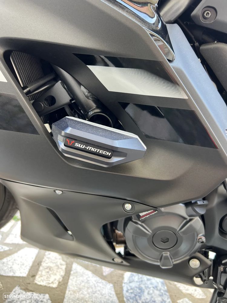 Yamaha R - 10
