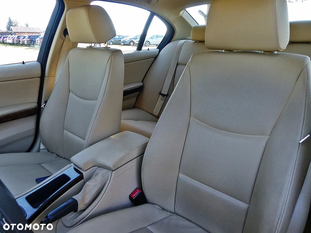 BMW Seria 3 318i Edition Exclusive - 20