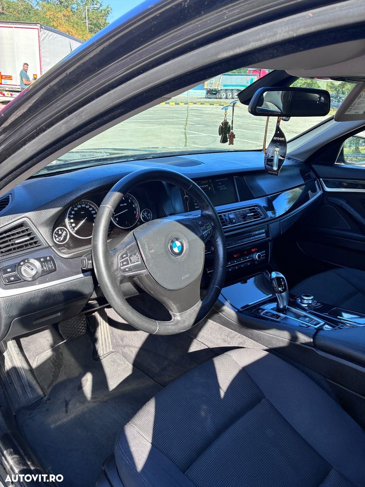 BMW Seria 5 520i Aut. - 13