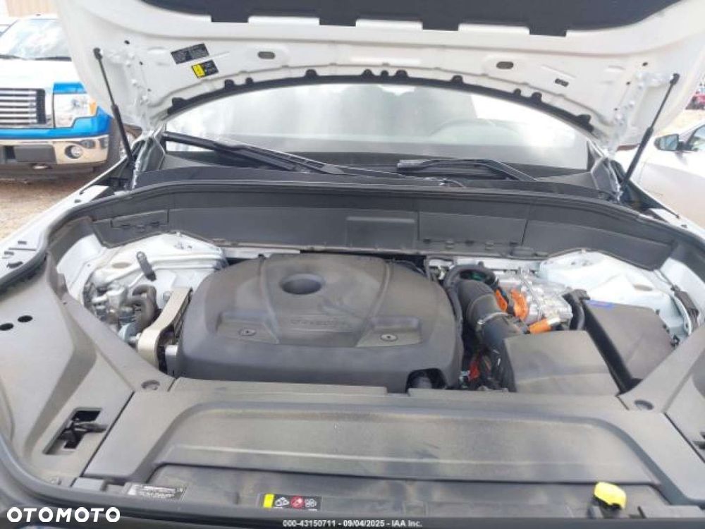 Volvo XC 90 - 9
