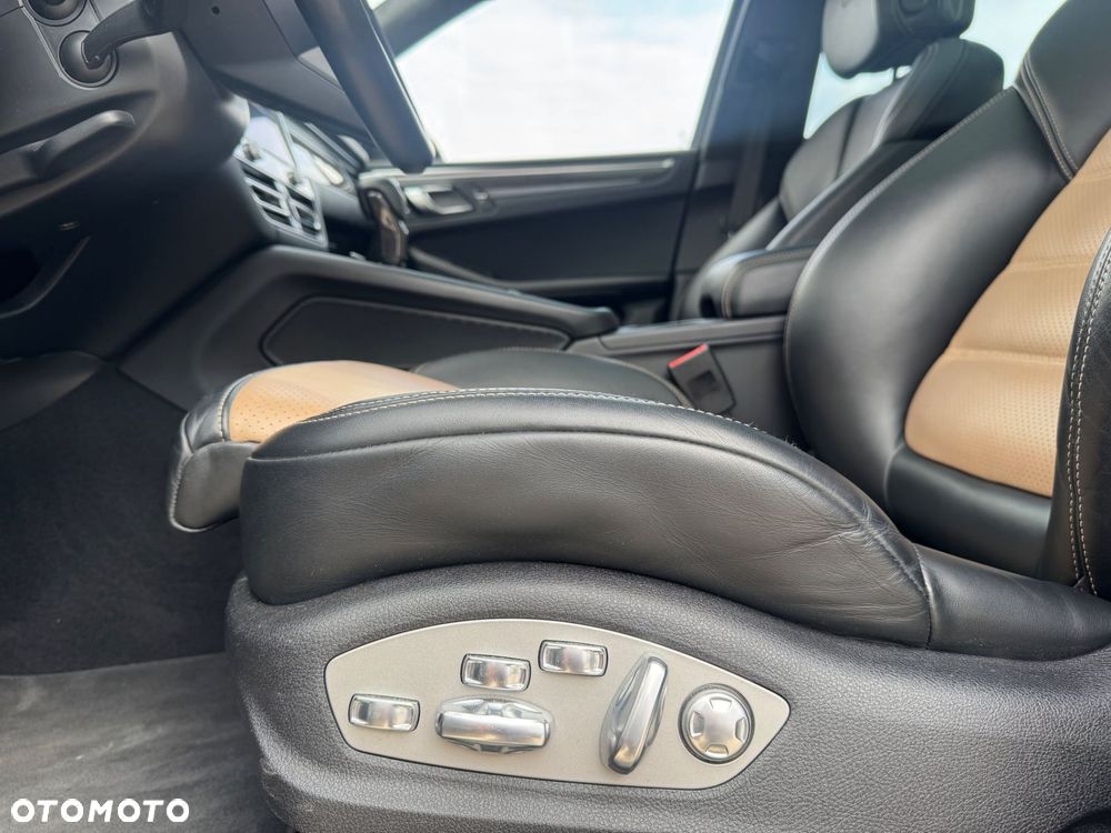 Porsche Macan - 17