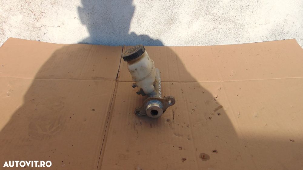 Pompa centrala de frana Nissan Navara D 22 motor 2.5 an 2002 - 4