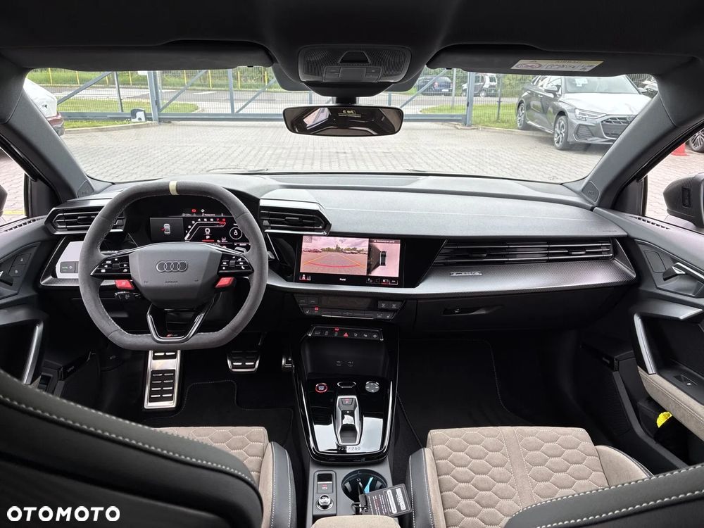 Audi RS3 Limousine - 10
