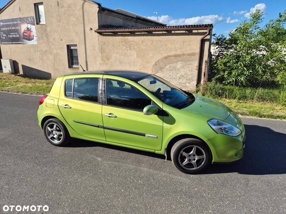 Renault Clio 1.2 16V Authentique - 4