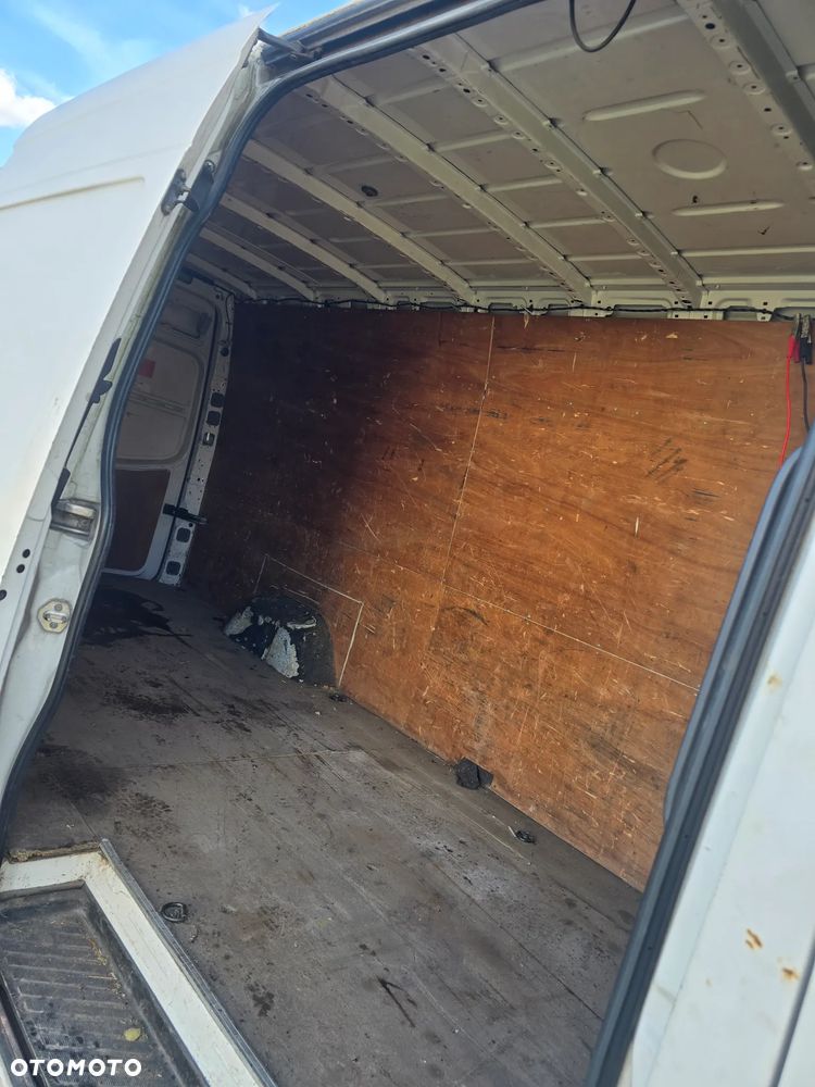 Volkswagen Crafter - 12