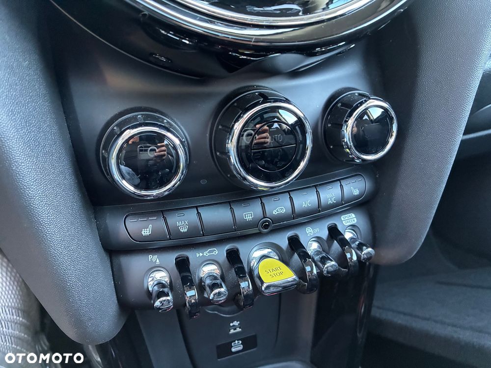 MINI Cooper E Classic Trim - 14