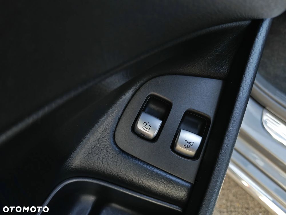 Mercedes-Benz Klasa E 220 d 9G-TRONIC Avantgarde - 35