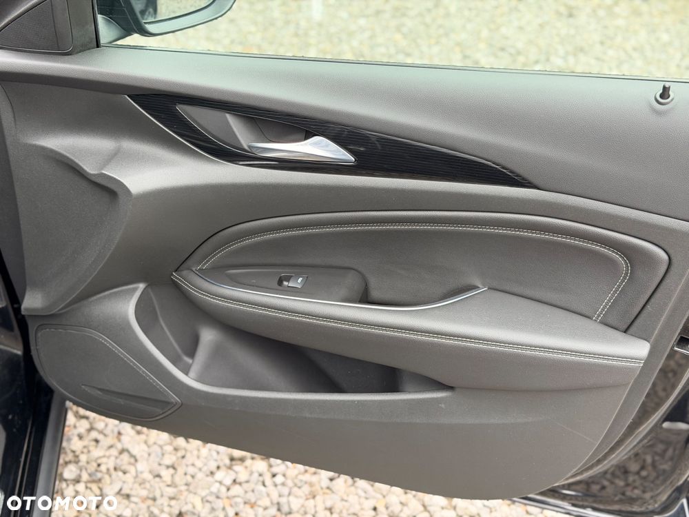 Opel Insignia - 36