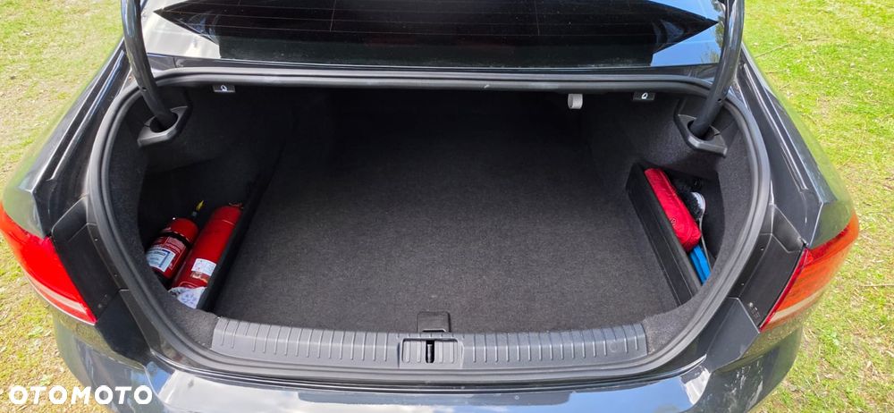 Volkswagen Passat 2.0 TDI SCR Comfortline - 5