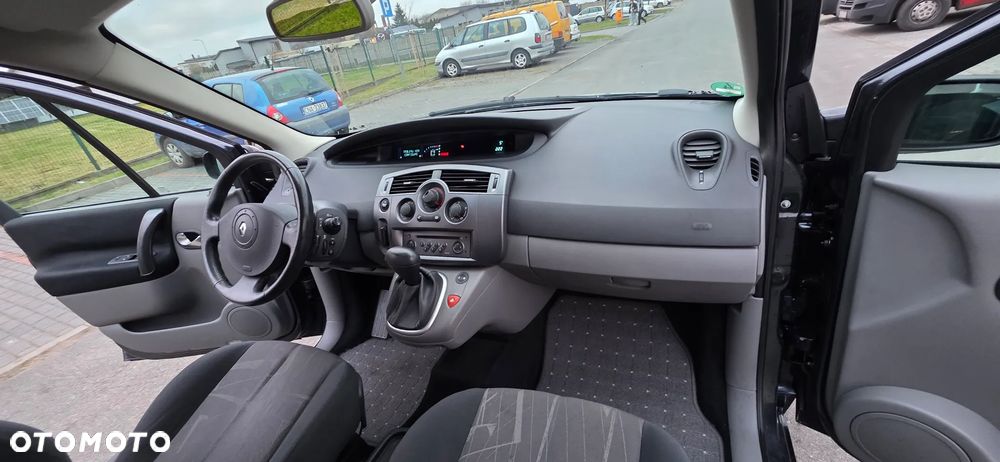 Renault Scenic - 24