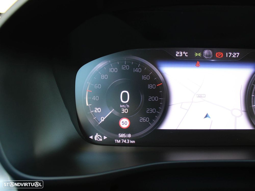 Volvo XC 40 1.5 T2 Momentum Plus - 28