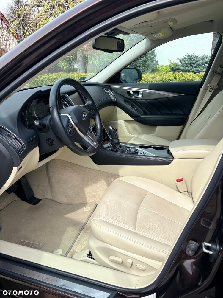 Infiniti Q50 2.0t Premium EU6 - 19