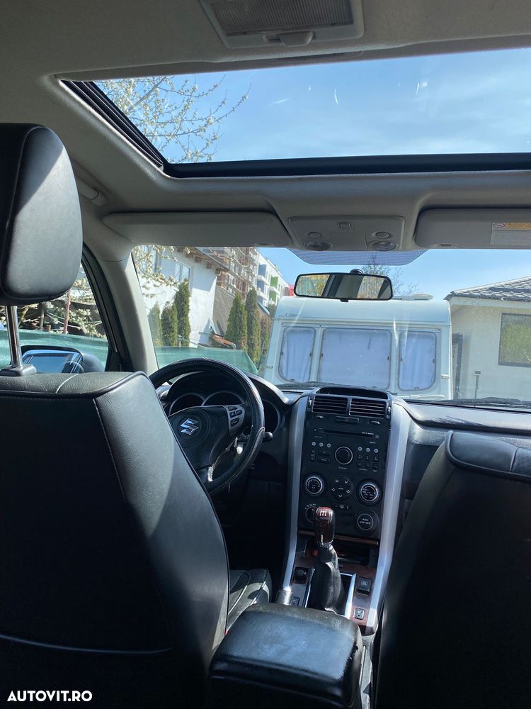 Suzuki Grand Vitara 1.9 DDiS Comfort + DPF Family - 11