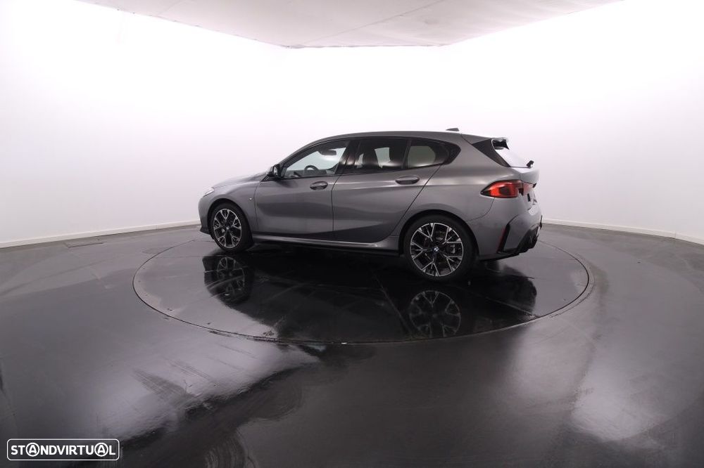 BMW 118 d Pack Desportivo M - 5