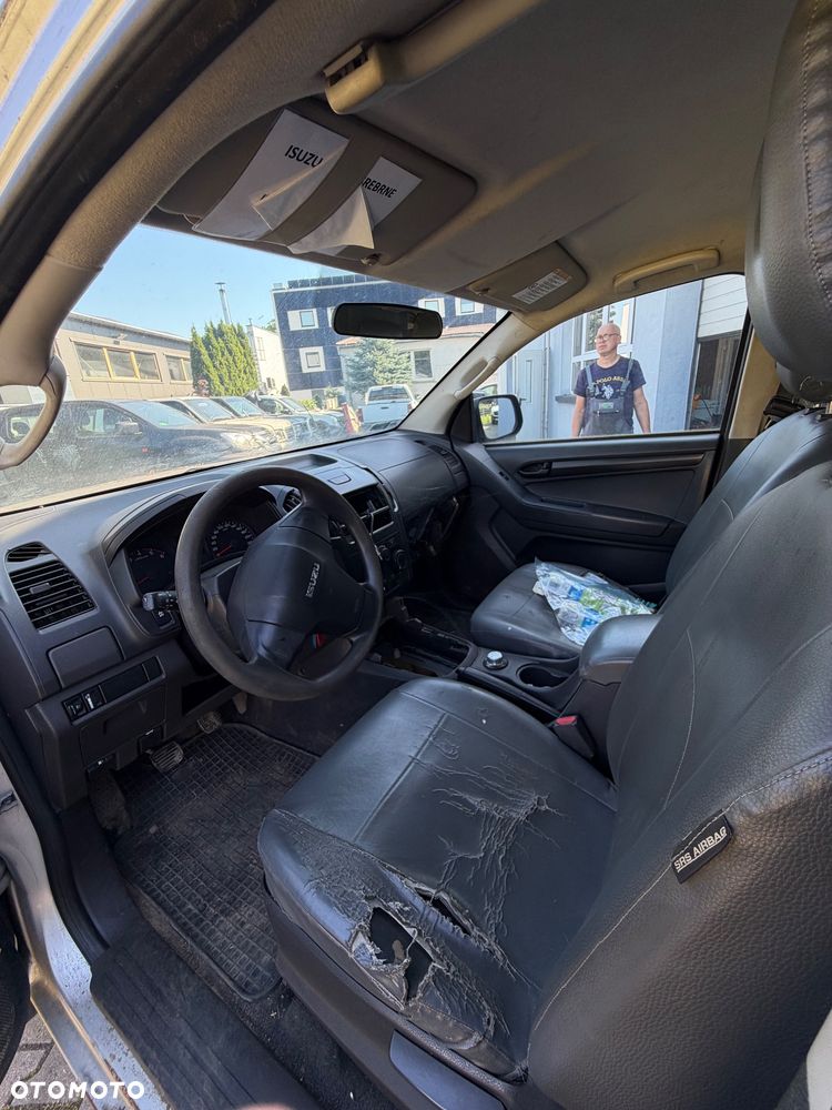 Isuzu D-Max 2.5 DC L - 5