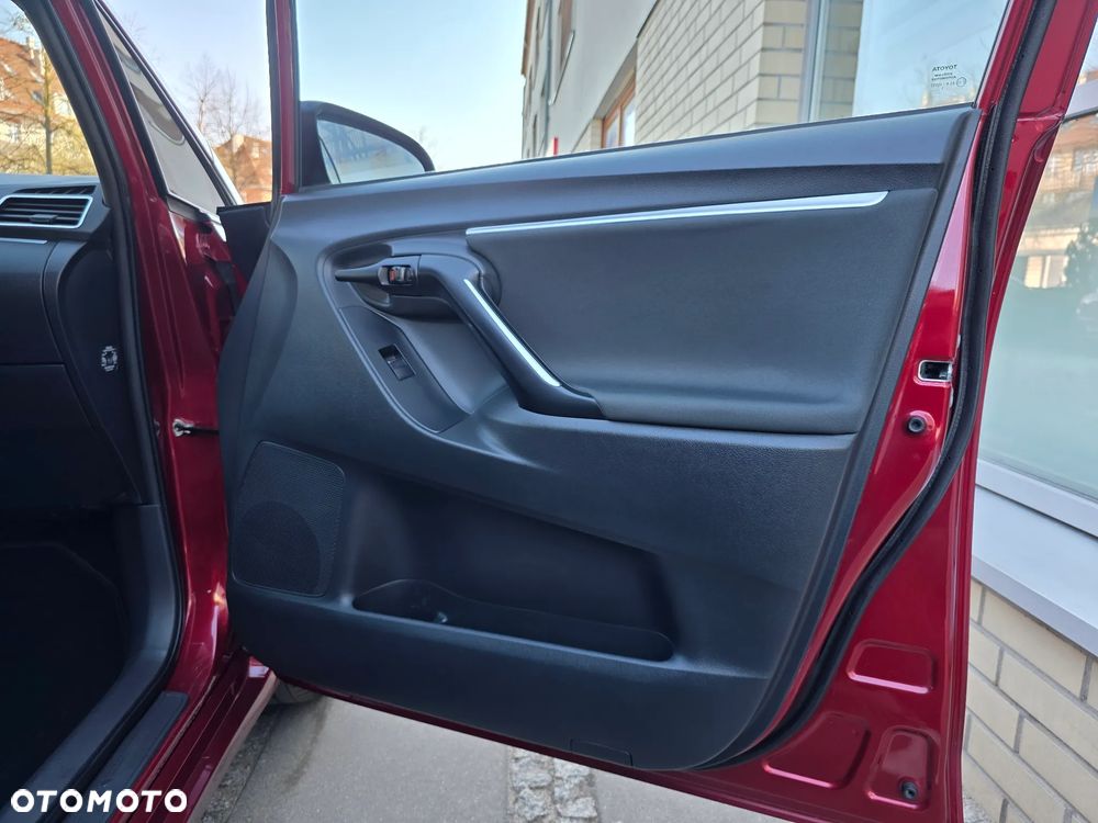 Toyota Verso - 24